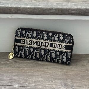 Stylish Elegant Fashion Wallet